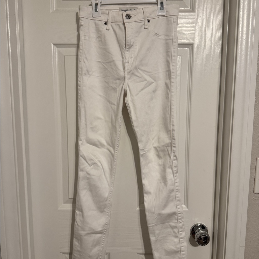 SOLD**Abercrombie & Fitch White Skinny Jeans